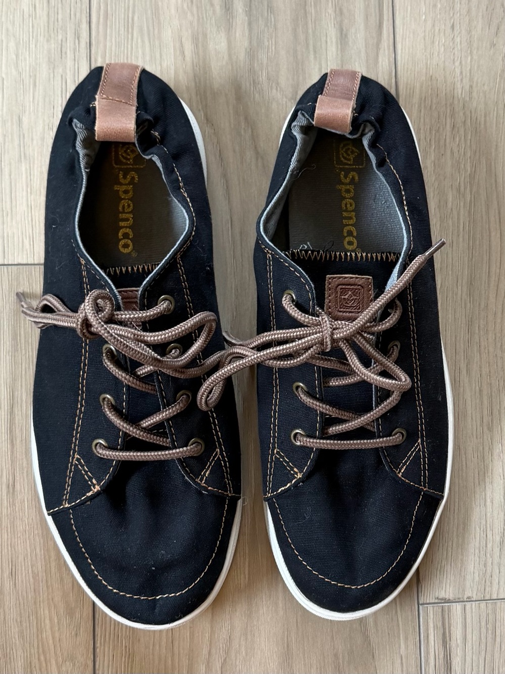 Spenco Santa Clara Casual Black Canvas Sneaker with Brown Lace Accents Sz 10